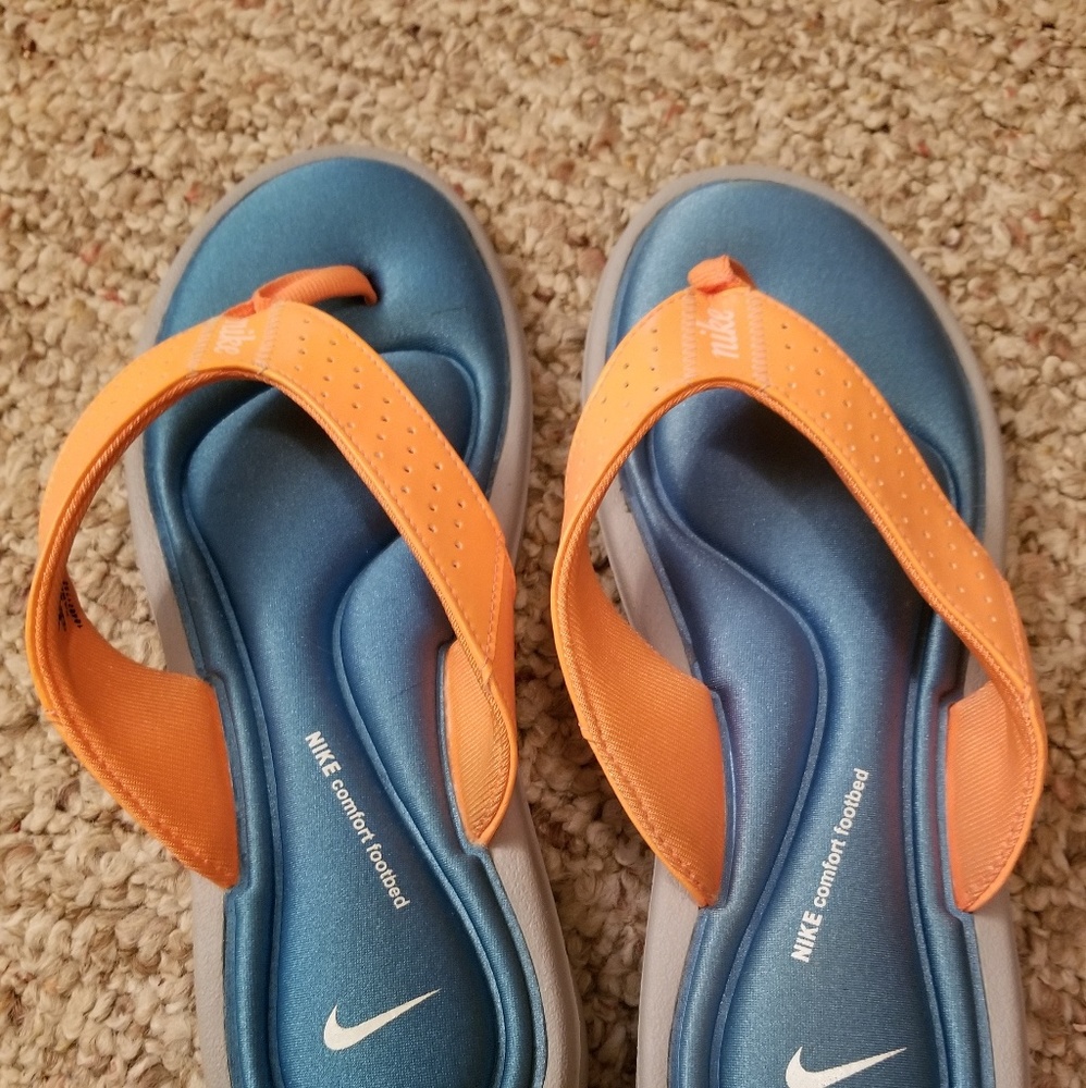 Nike comfort footbed flip flops